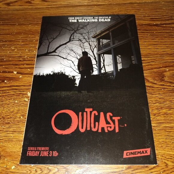 Vampirella #4 (Dynamite comics, 2016) Sergio Davila Cover B Variant - Picture 2 of 3